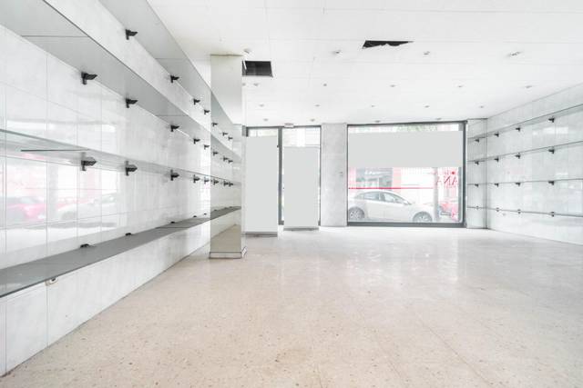 Local comercial en Venta en Avenida Del Mar, 86 en HUCA - La Cadellada