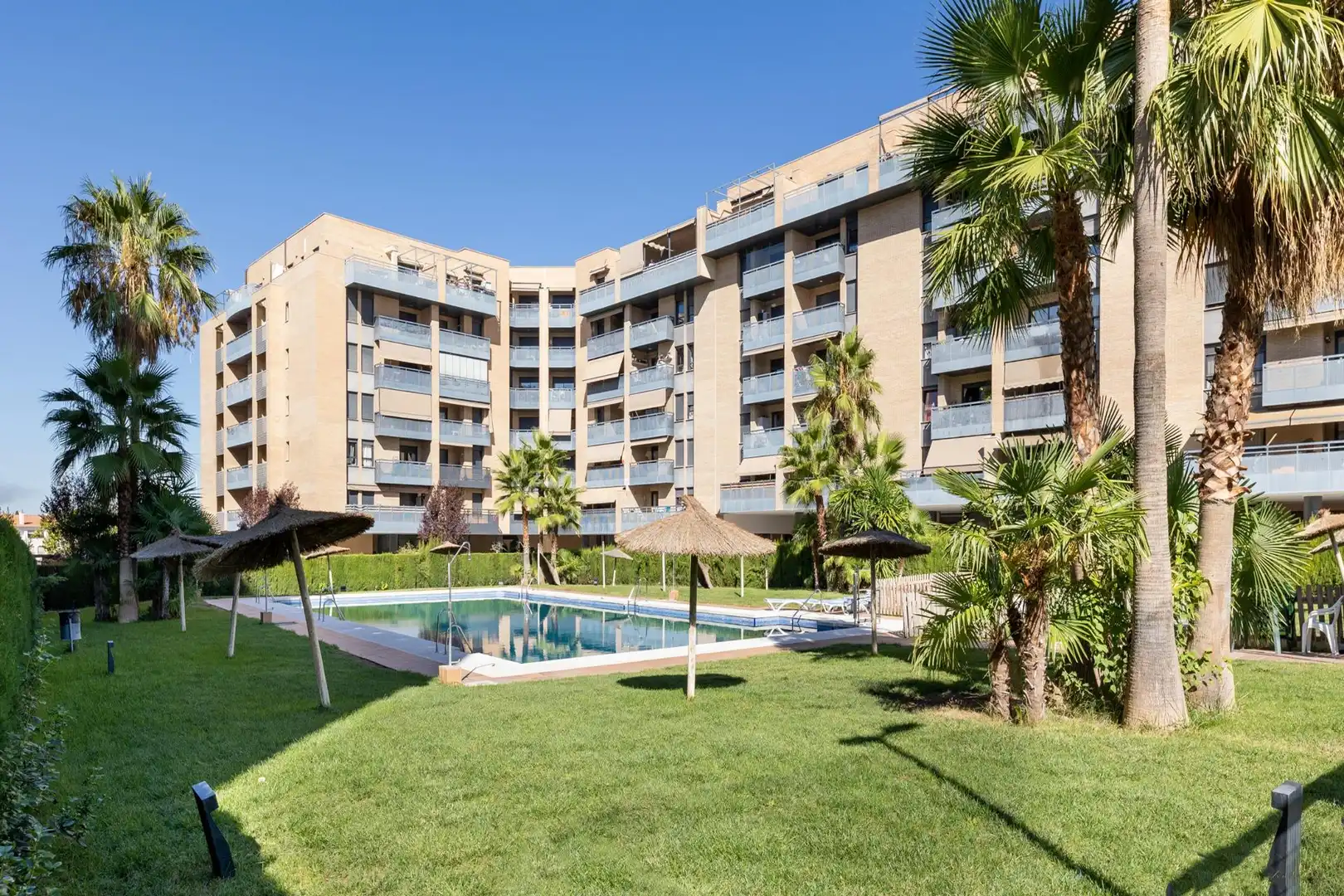 Flat with pool for sale in Norte
