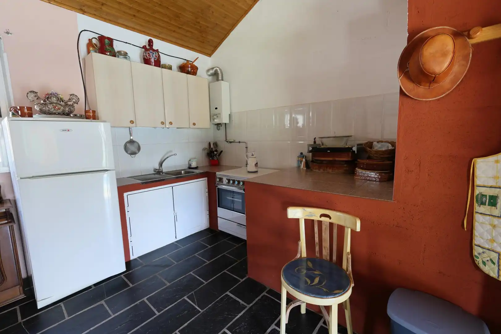 Küche von Haus oder Chalet zum Verkauf in O Barco de Valdeorras   mit Heizung, Terrasse und Schwimmbad