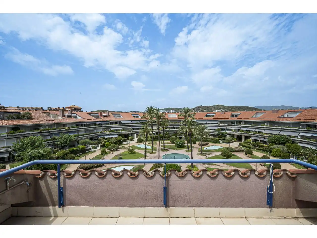 Außenansicht von Dachboden zum Verkauf in Sitges mit Klimaanlage, Heizung und Terrasse