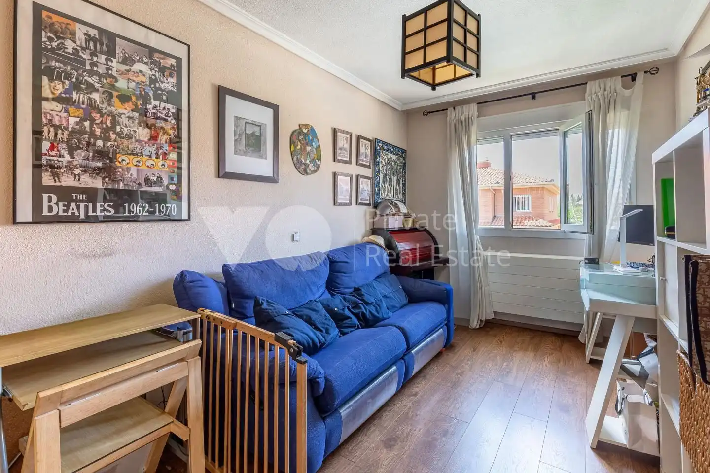 Habitación de Casa adosada en venta en Villanueva de la Cañada con Aire acondicionado, Calefacción y Jardín privado