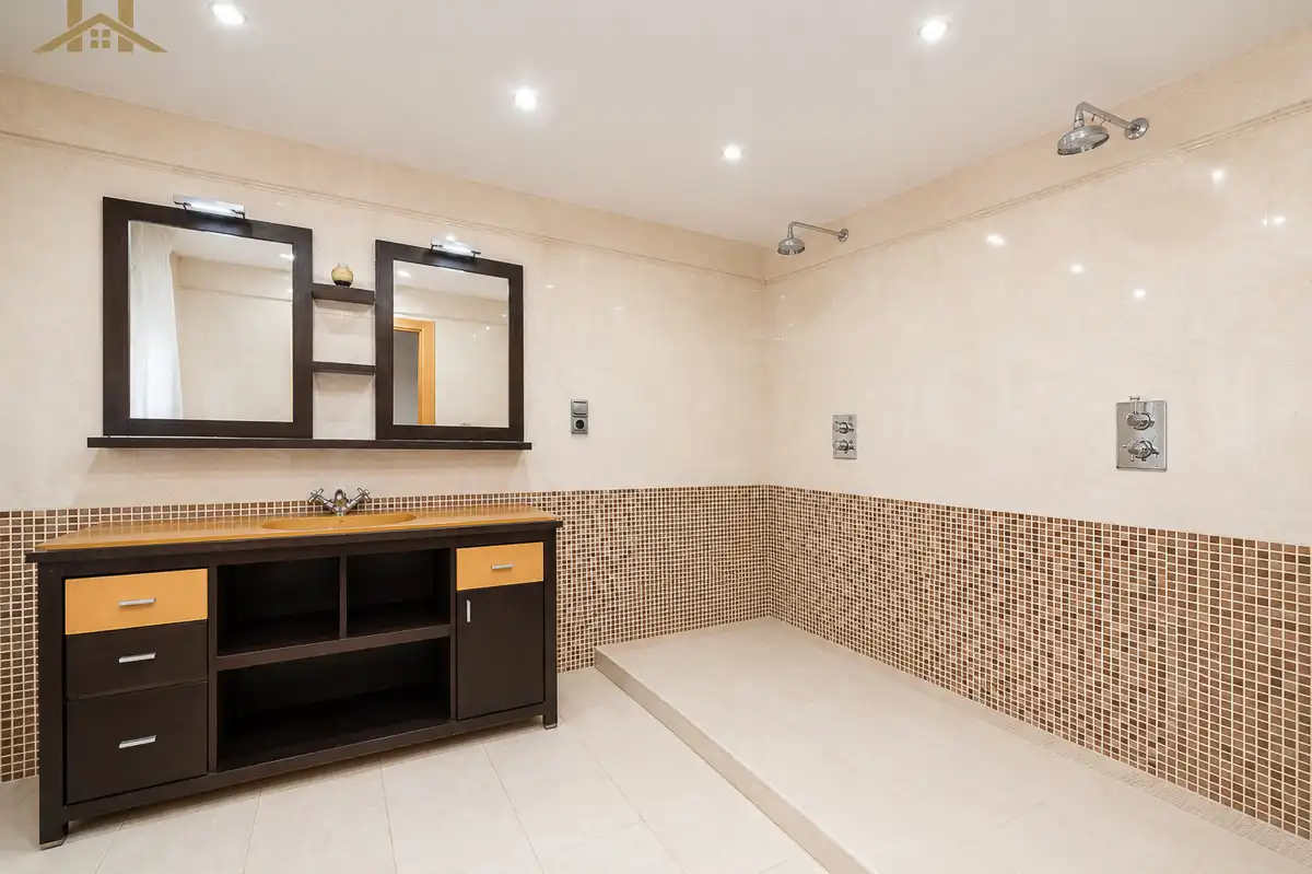 Baño de Casa o chalet en venta en Villaviciosa de Odón con Aire acondicionado, Calefacción y Jardín privado