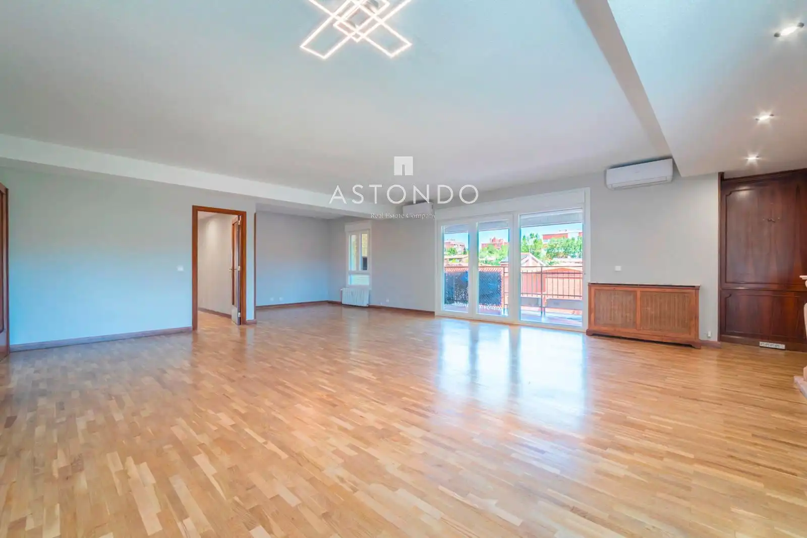 Living room of Flat for rent in Madrid  with Air Conditioner, Heating and Terrace