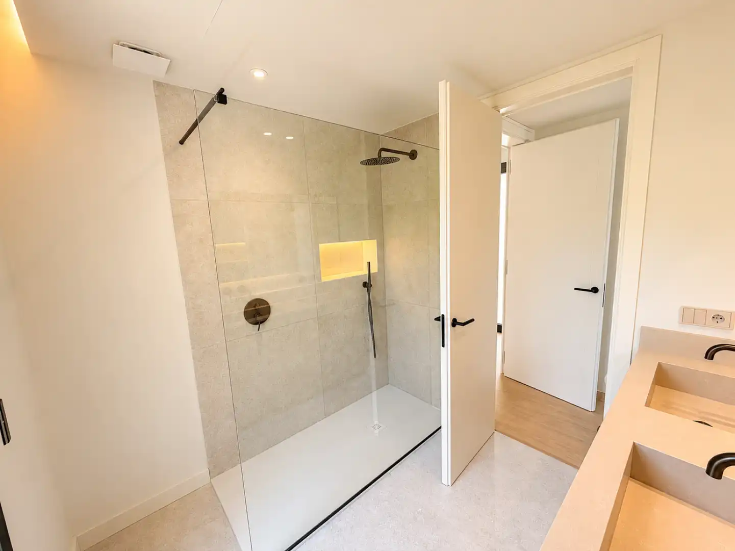 Bathroom of Houses for rent in Alcúdia  with Air Conditioner, Heating and Private garden