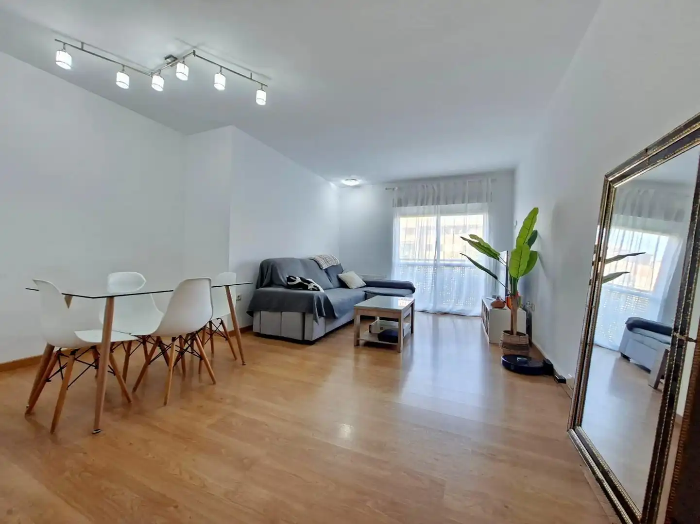 Piso con ascensor en venta en Maria Auxiliadora - Barriada de Llera