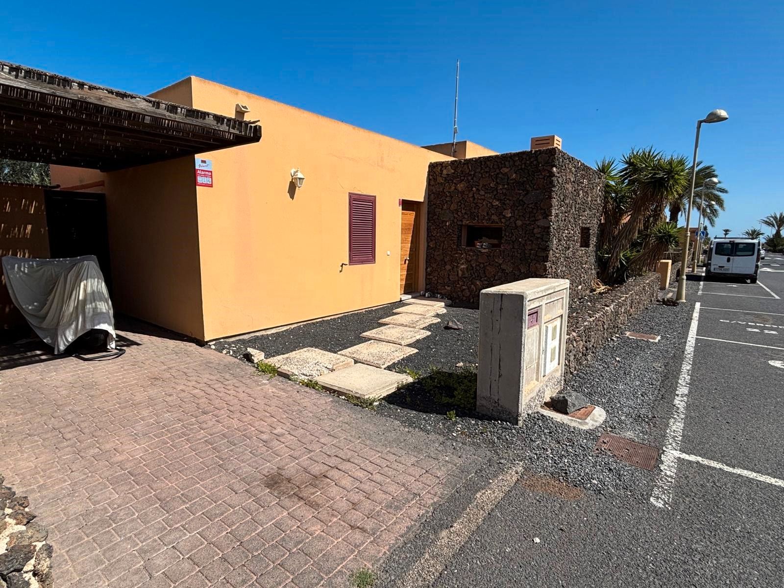 Vista exterior de Casa o chalet en venta en La Oliva con Jardín privado y Terraza