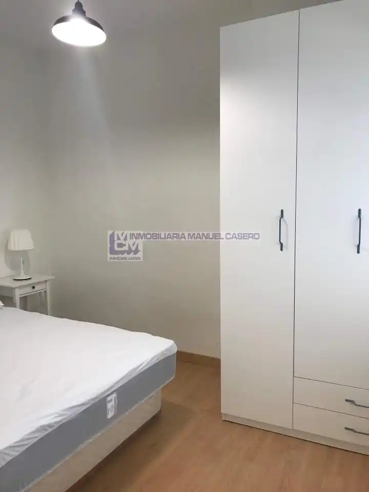 Habitación de Apartamento de alquiler en Cáceres con Aire acondicionado, Calefacción y Amueblado
