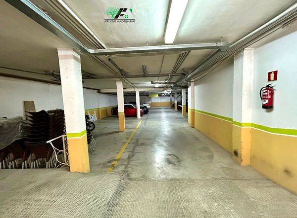 Garaje en Venta en Baeza