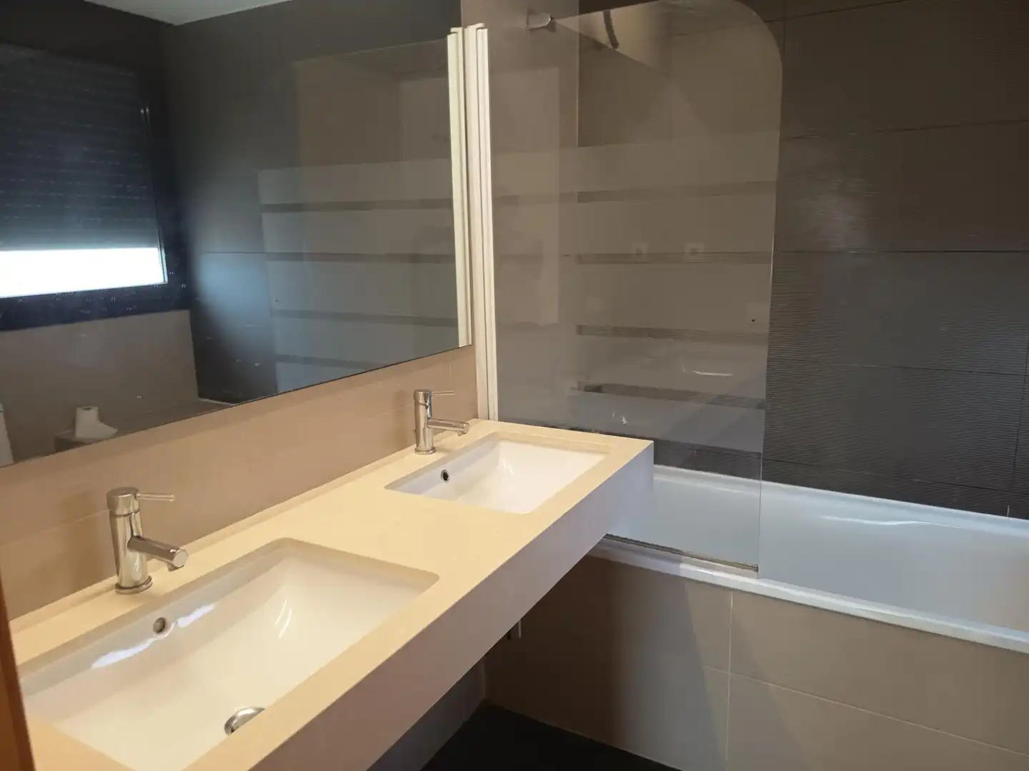 Bathroom of Detached homes for rent in Montgat  with Air Conditioner, Heating and Private garden