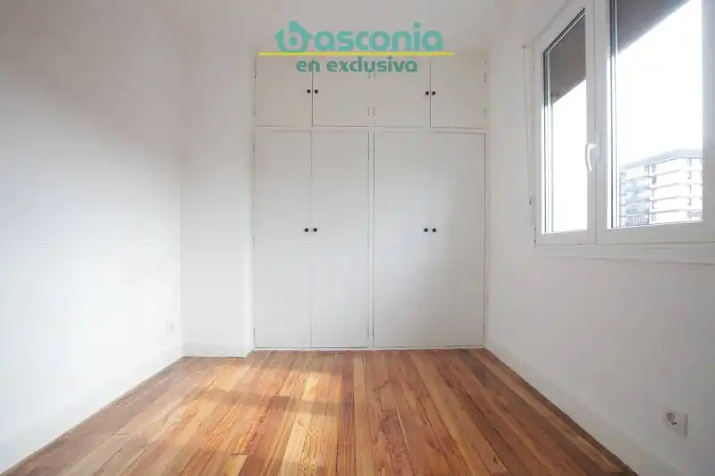 Dormitori de Pis en venda en Centro - Ariz - Uribarri