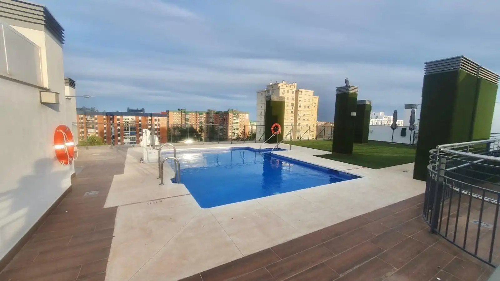 Piscina de Apartamento en venta en Málaga con Aire acondicionado, Trastero y Amueblado