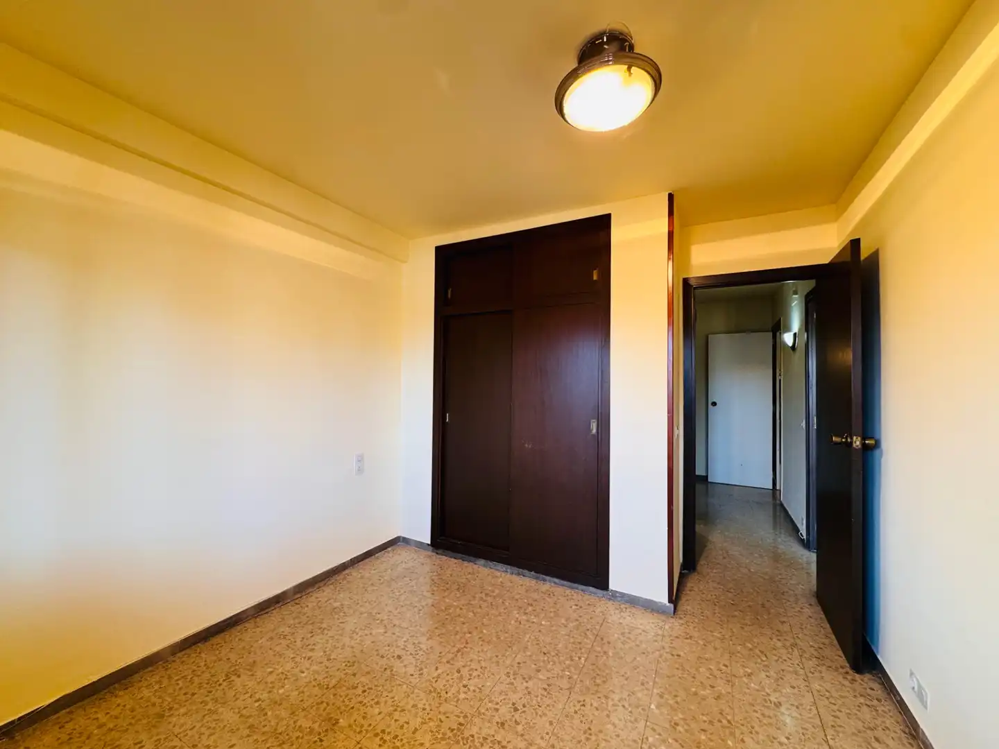 Flat for sale in Girona  with Air Conditioner, Heating and Terrace