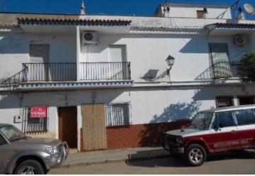 Foto 3 de Casa adosada en venta en Avenida Alfonso XIII, Trigueros, Huelva