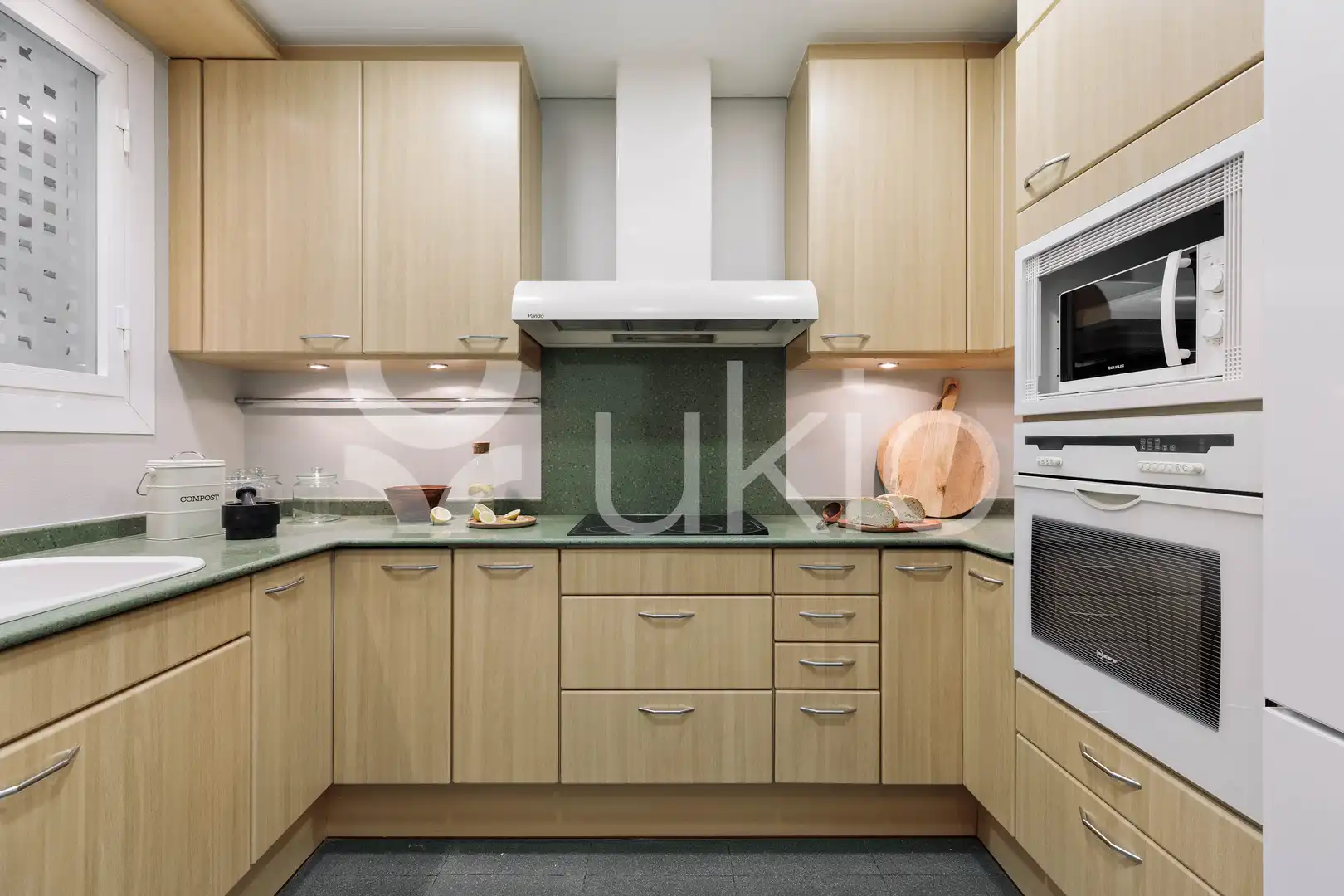 Cocina de Apartamento de alquiler en Barcelona con Aire acondicionado, Calefacción y Terraza