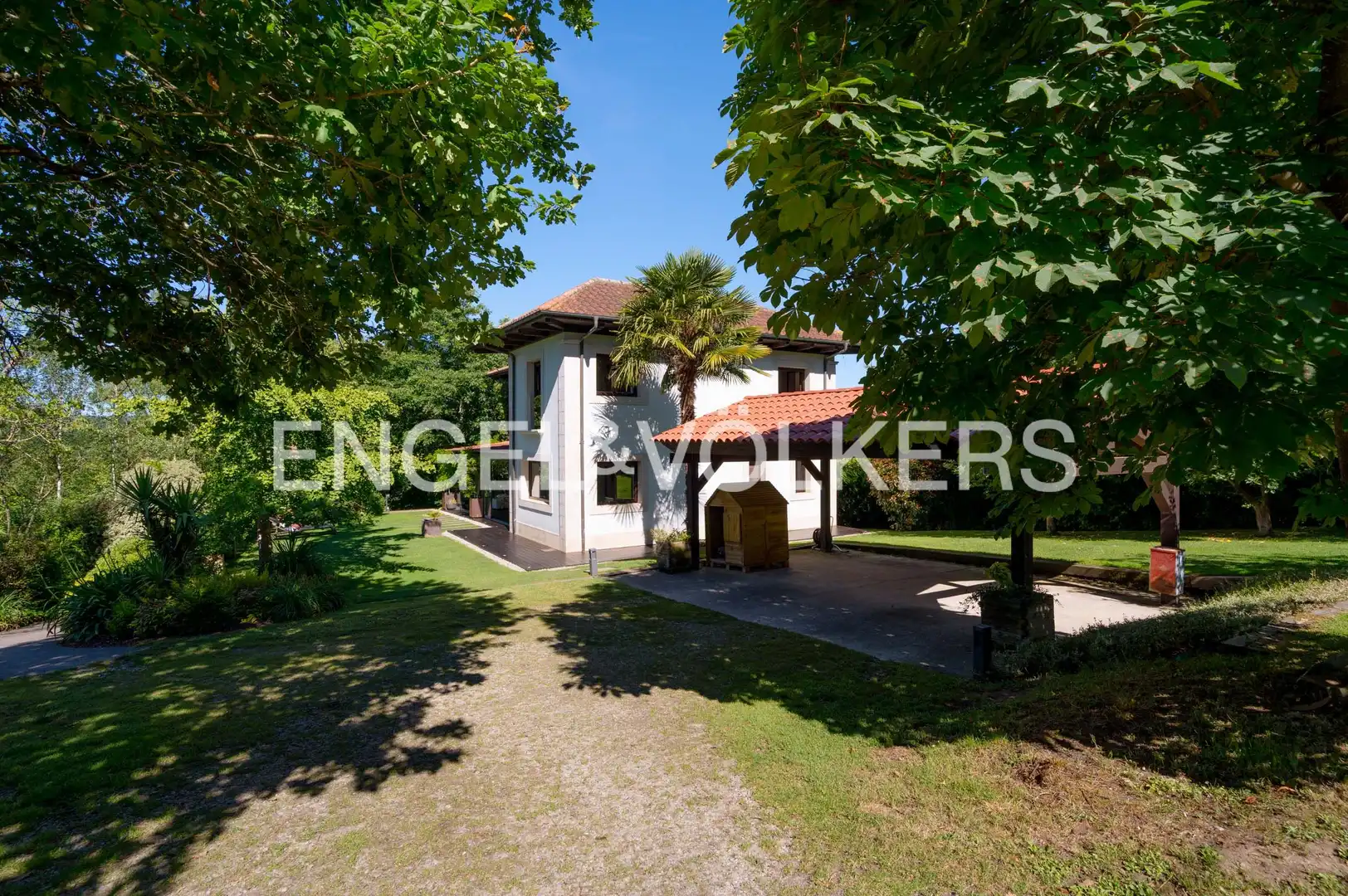 Vista exterior de Casa o chalet en venta en Nava con Calefacción, Jardín privado y Parquet