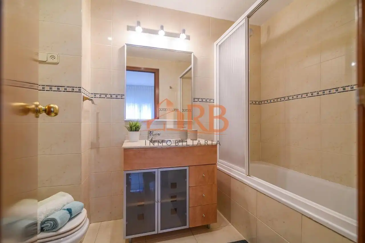 Baño de Ático en venta en Castelldefels con Aire acondicionado, Calefacción y Terraza