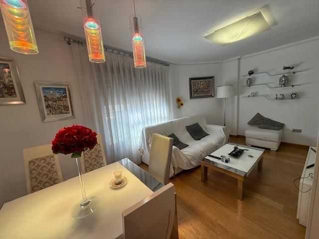 Sala d'estar de Apartament de lloguer en  Murcia Capital amb Aire condicionat i Jardí privat