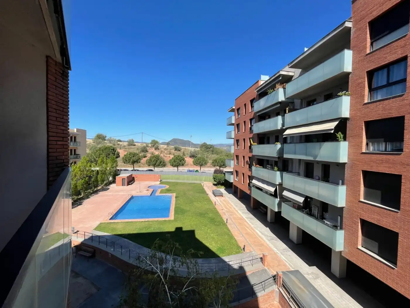 Piscina de Pis de lloguer en Manresa amb Aire condicionat, Calefacció i Parquet