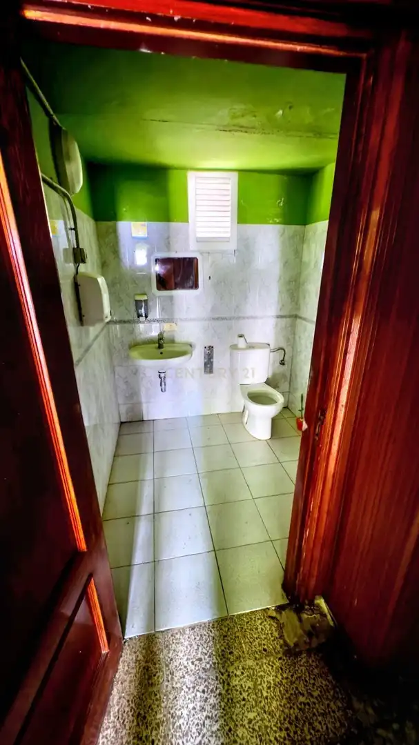 Baño de Local de alquiler en San Cristóbal de la Laguna