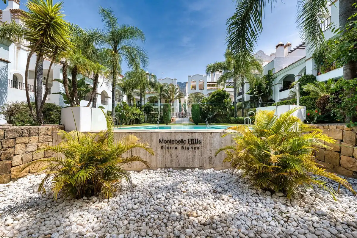 Vista exterior de Apartament de lloguer en Marbella amb Aire condicionat, Terrassa i Traster