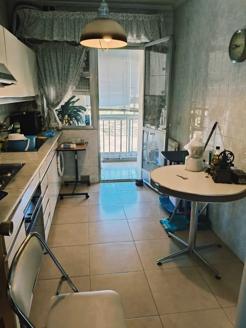 Cocina de Piso en venta en Ourense Capital  con Calefacción, Trastero y Balcón