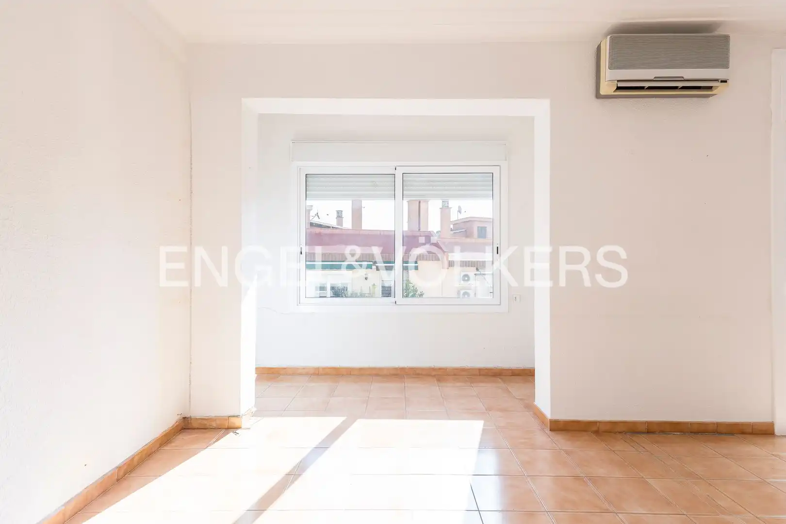 Comedor de Piso en venta en Barcelona con Calefacción
