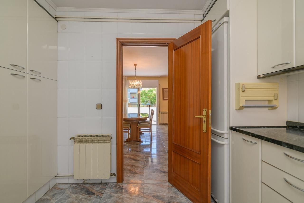 Flat for sale in Manresa  with Air Conditioner, Heating and Balcony