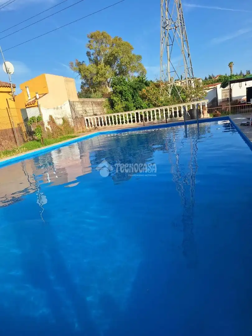 Piscina de Finca rústica en venta en Dos Hermanas