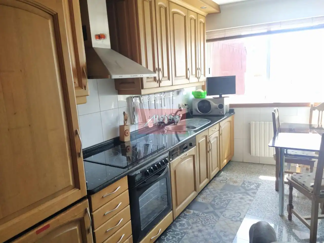 Cuina de Dúplex en venda en Ourense Capital  amb Calefacció, Parquet i Moblat