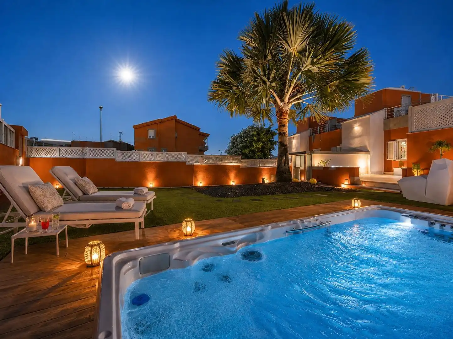 Piscina de Casa adosada en venda en Las Palmas de Gran Canaria amb Jardí privat, Terrassa i Traster