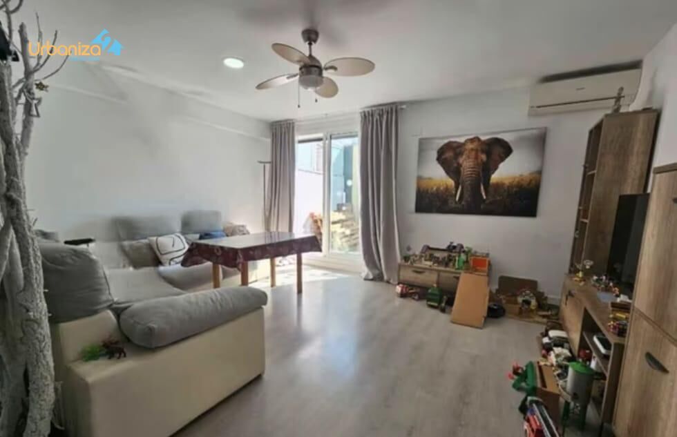 Sala d'estar de Casa adosada en venda en Badajoz Capital amb Traster
