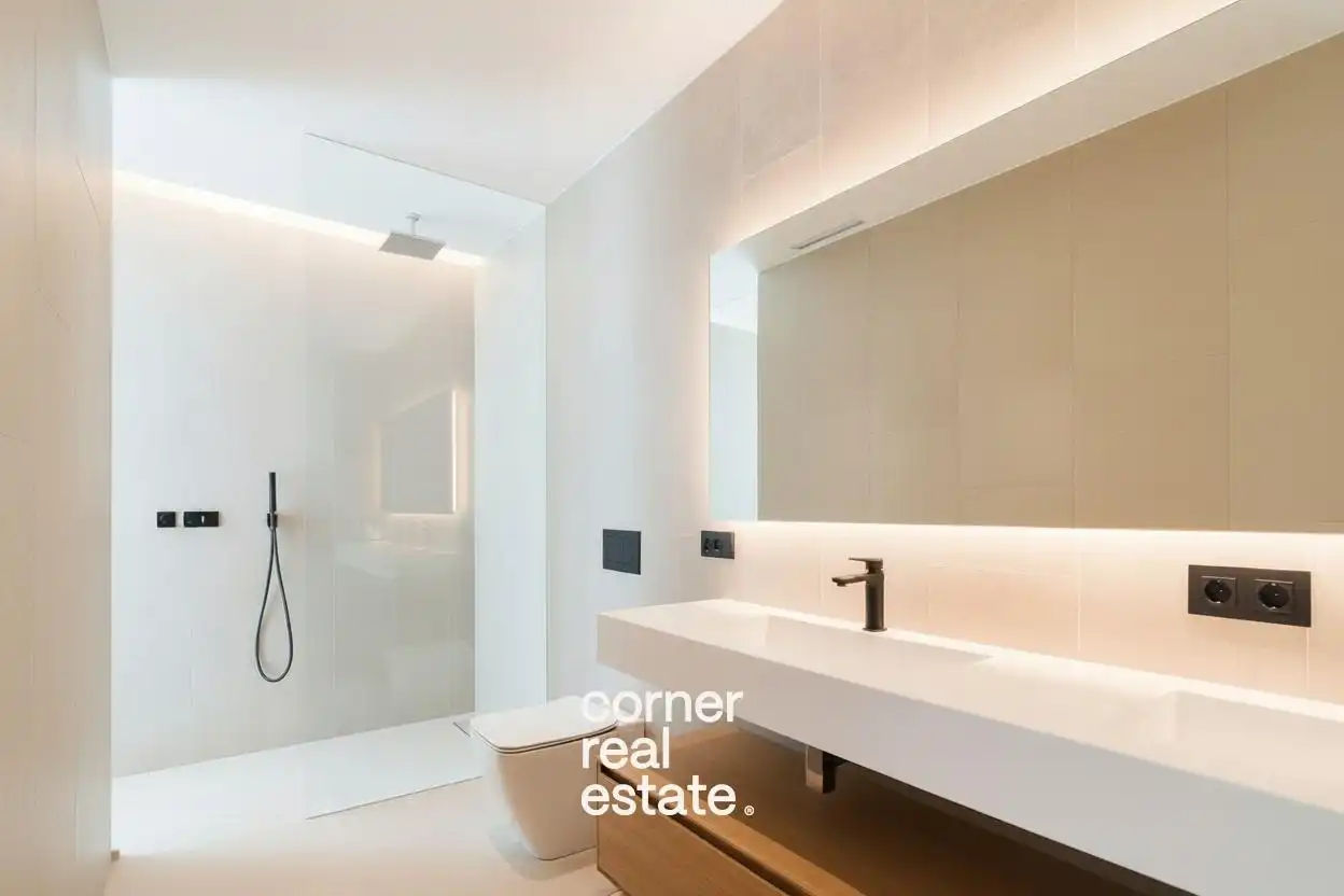 Bathroom of Houses for sale in Sant Cugat del Vallès  with Air Conditioner, Heating and Private garden