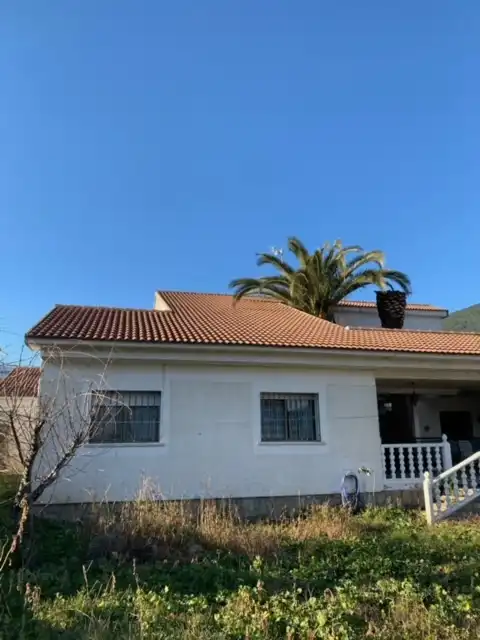 Vista exterior de Casa o chalet en venta en La Adrada  con Calefacción, Jardín privado y Trastero