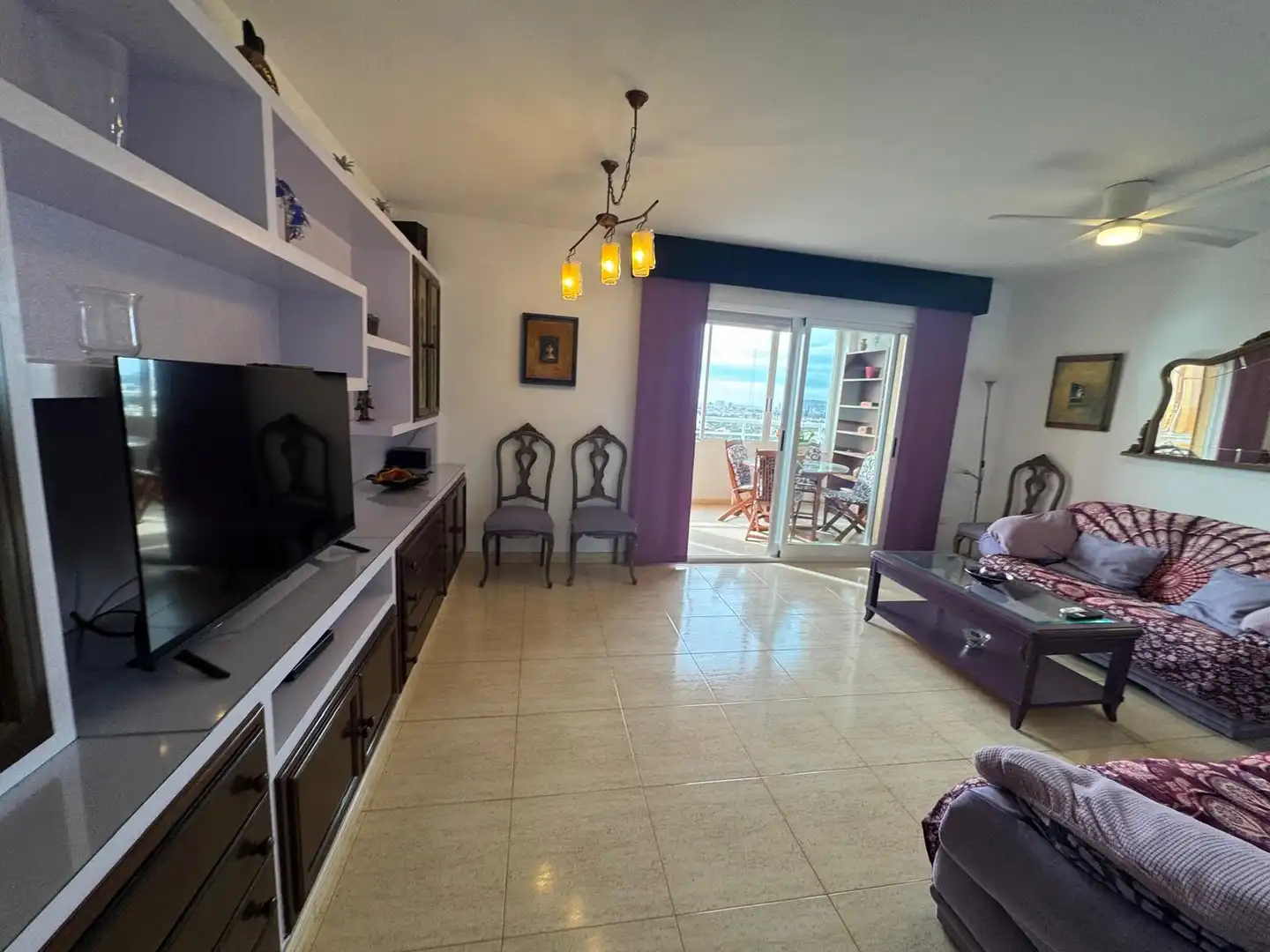 Sala d'estar de Apartament de lloguer en El Campello amb Terrassa, Moblat i Forn