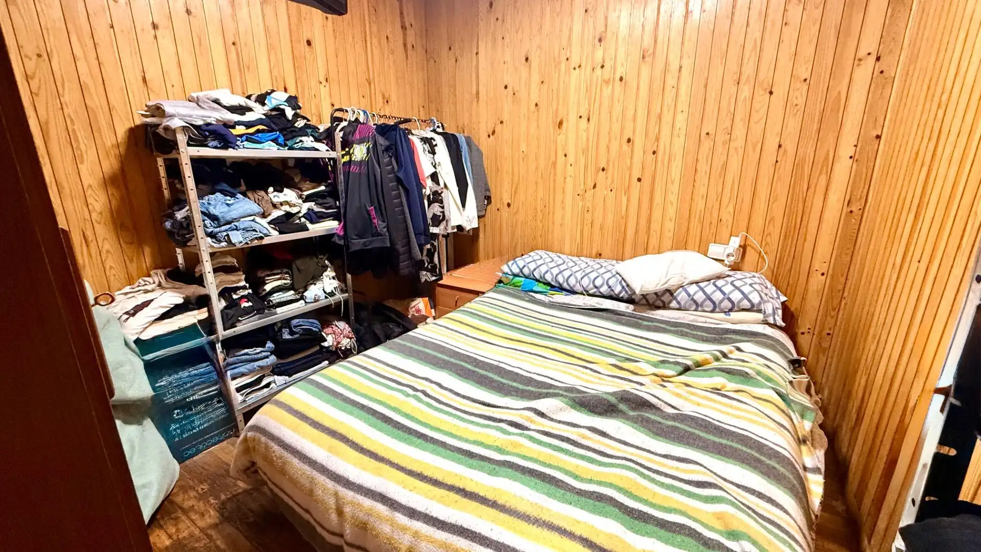 Dormitori de Casa o xalet en venda en A Arnoia amb Jardí privat i Moblat