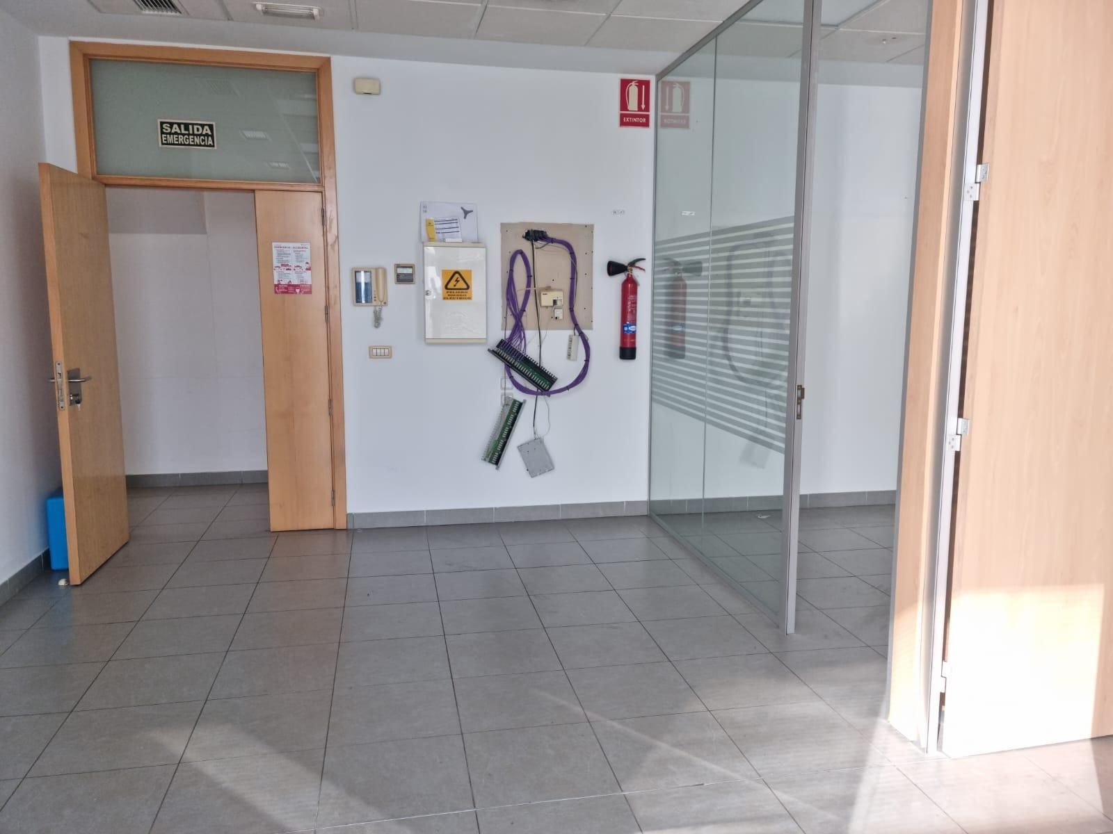 Office to rent in  Cádiz Capital  with Air Conditioner