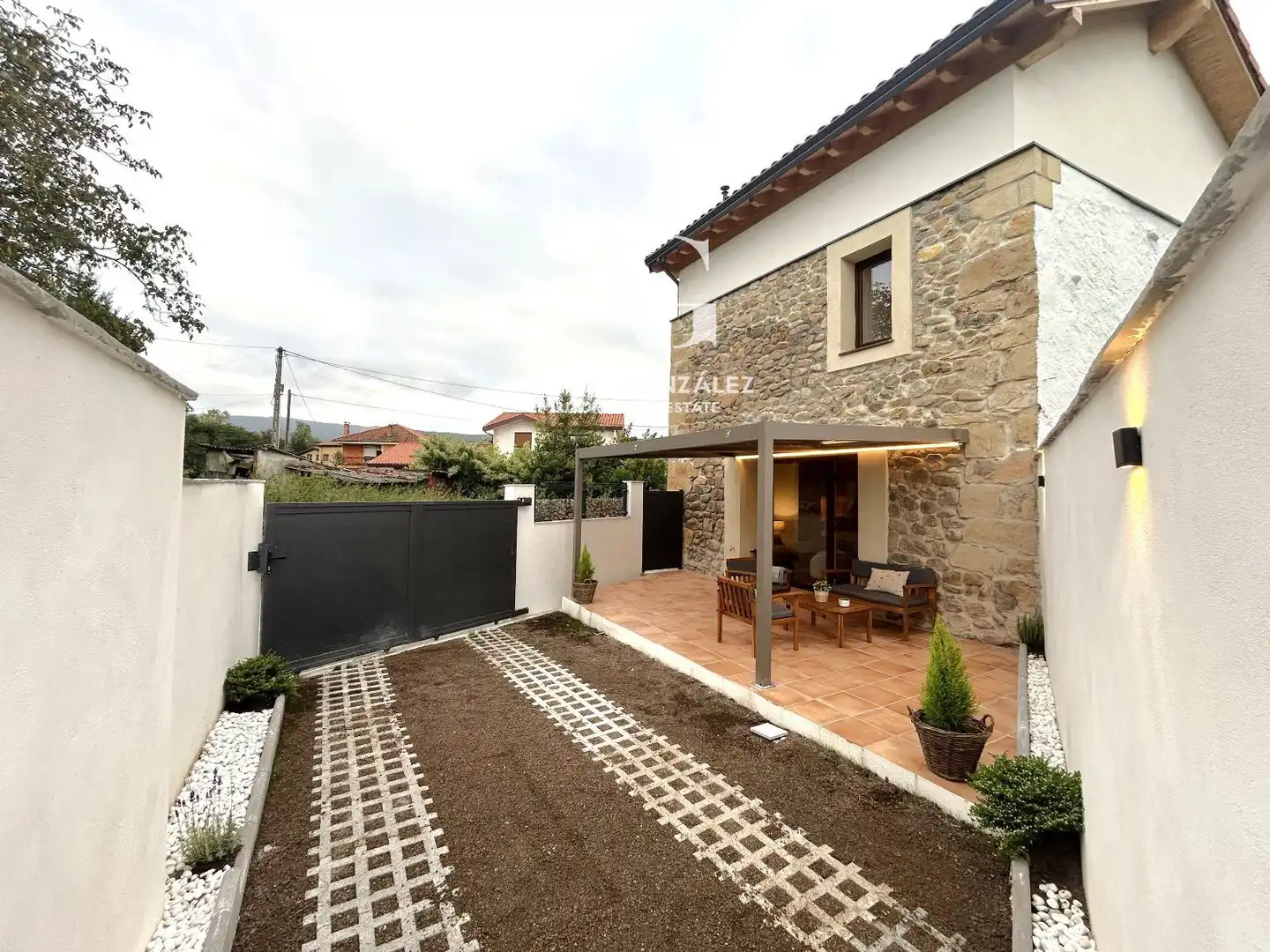 Casa con jardín en venta en Ontoria 152, imagen 3