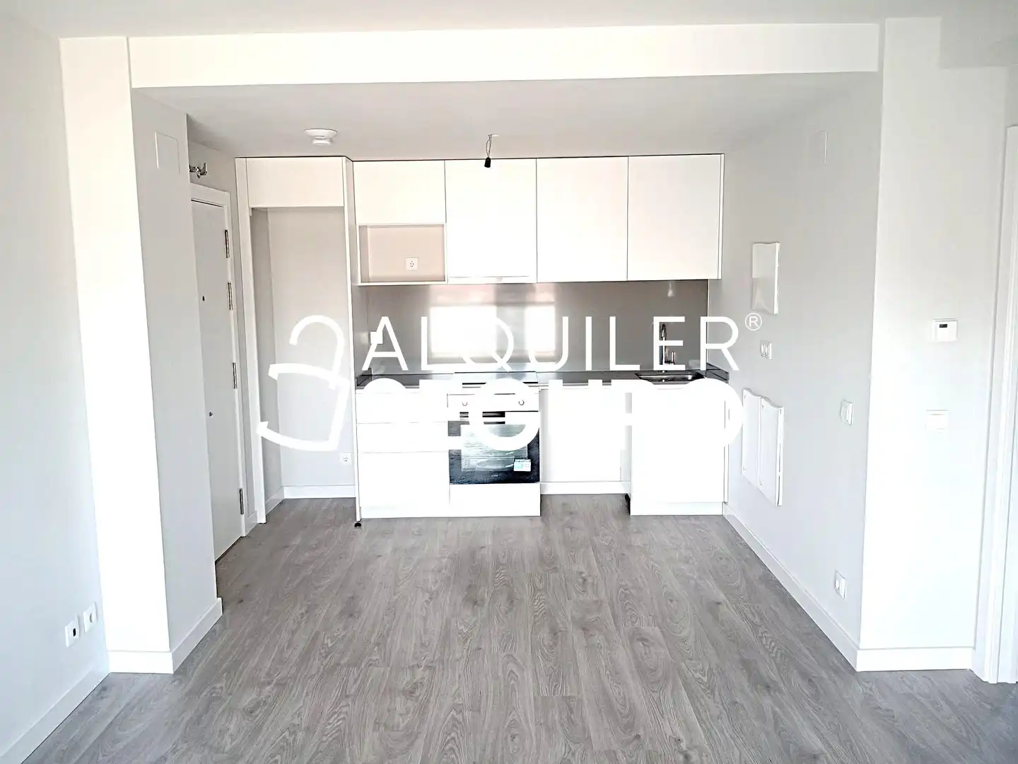 Flat for rent in de Vicente Ferrer , Ciudad de la Comunicación - Arco Ladrillo