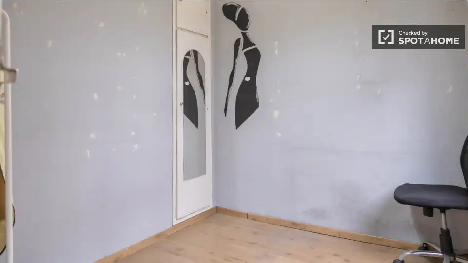 Bedroom of Flat for rent in Madrid  with Air Conditioner, Heating and Furnished
