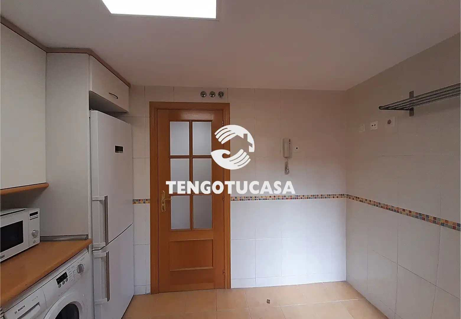 Küche von Dachboden zum Verkauf in Madrid mit Klimaanlage, Heizung und Terrasse