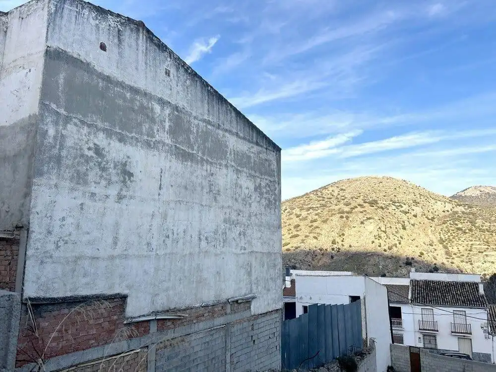 Vista exterior de Local en venta en Colomera