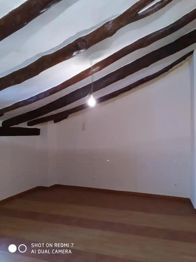 Casa adosada en venda en Castellote amb Parquet, Traster i Moblat
