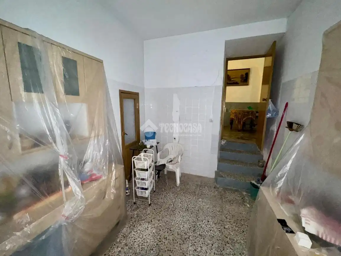 Casa aparellada amb terrassa en venda a C. Carmen, imagen 4