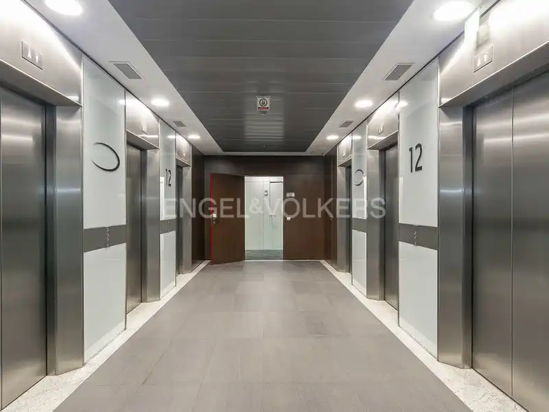 Oficina de lloguer en L'Hospitalet de Llobregat amb Aire condicionat