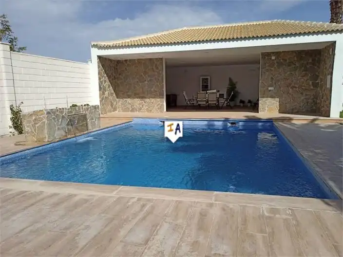 Xalet amb piscina en venda a Cabra, imagen 3