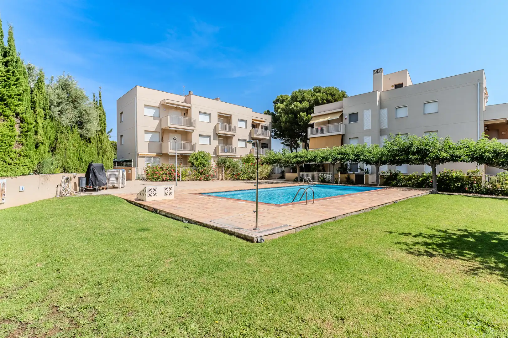 Piscina de Piso en venta en L'Ampolla con Aire acondicionado, Calefacción y Jardín privado