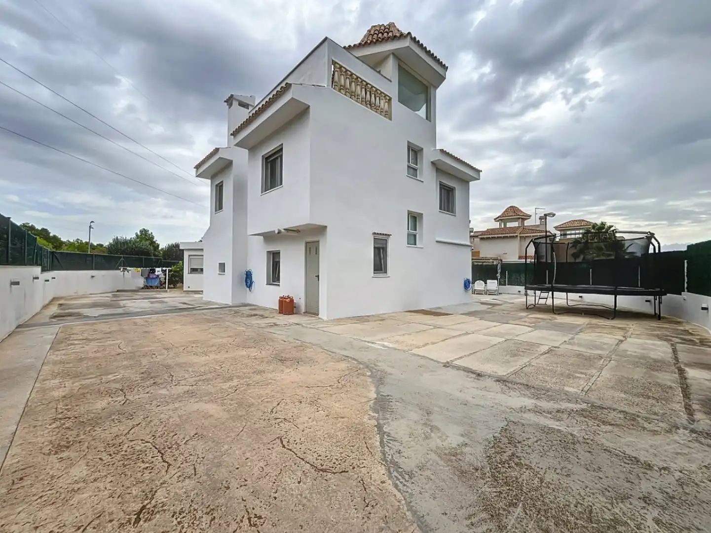 Chalet con piscina en venta en Montebello - Nou Espai