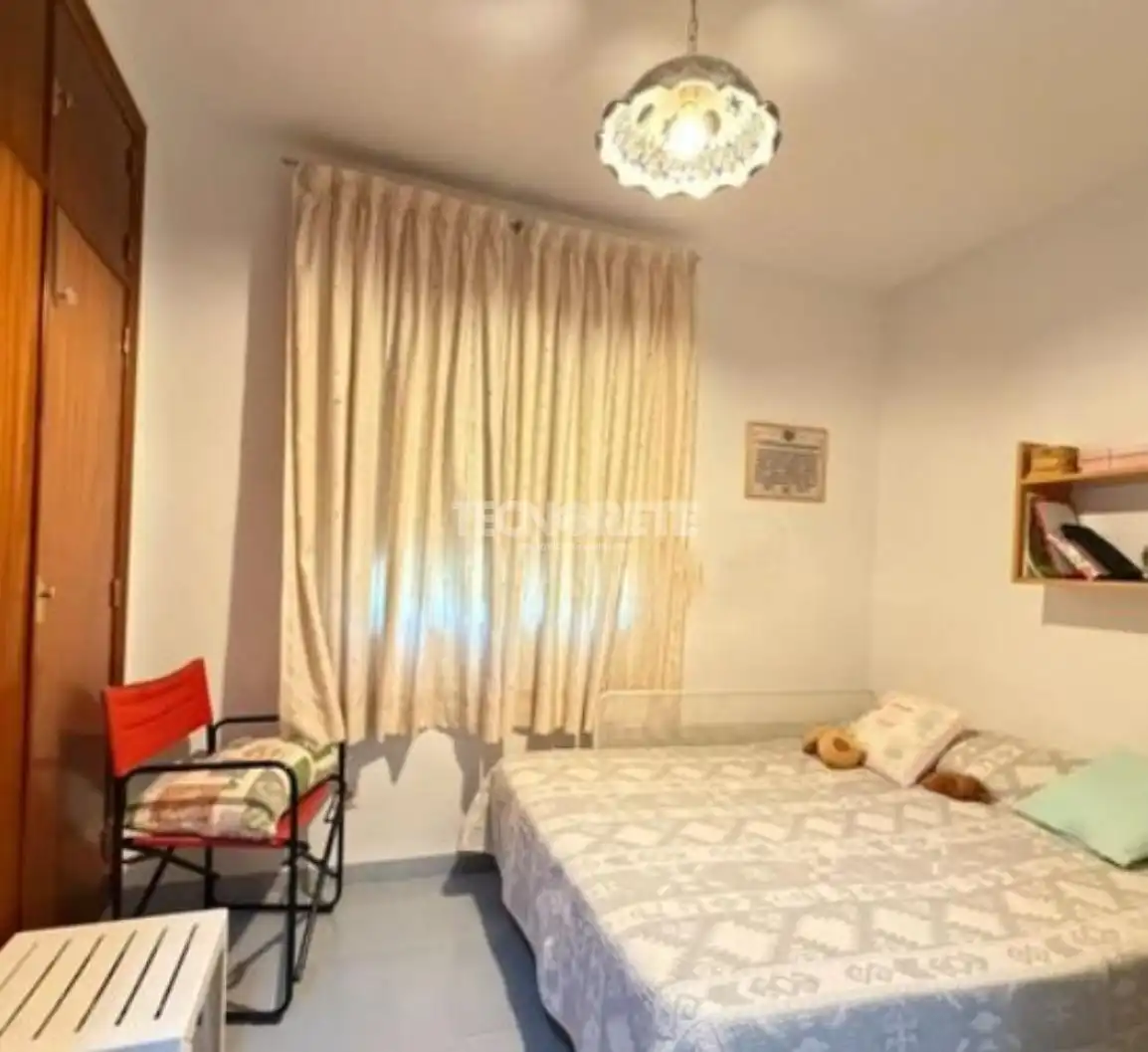 Bedroom of Houses for sale in Lillo  with Air Conditioner and Heating