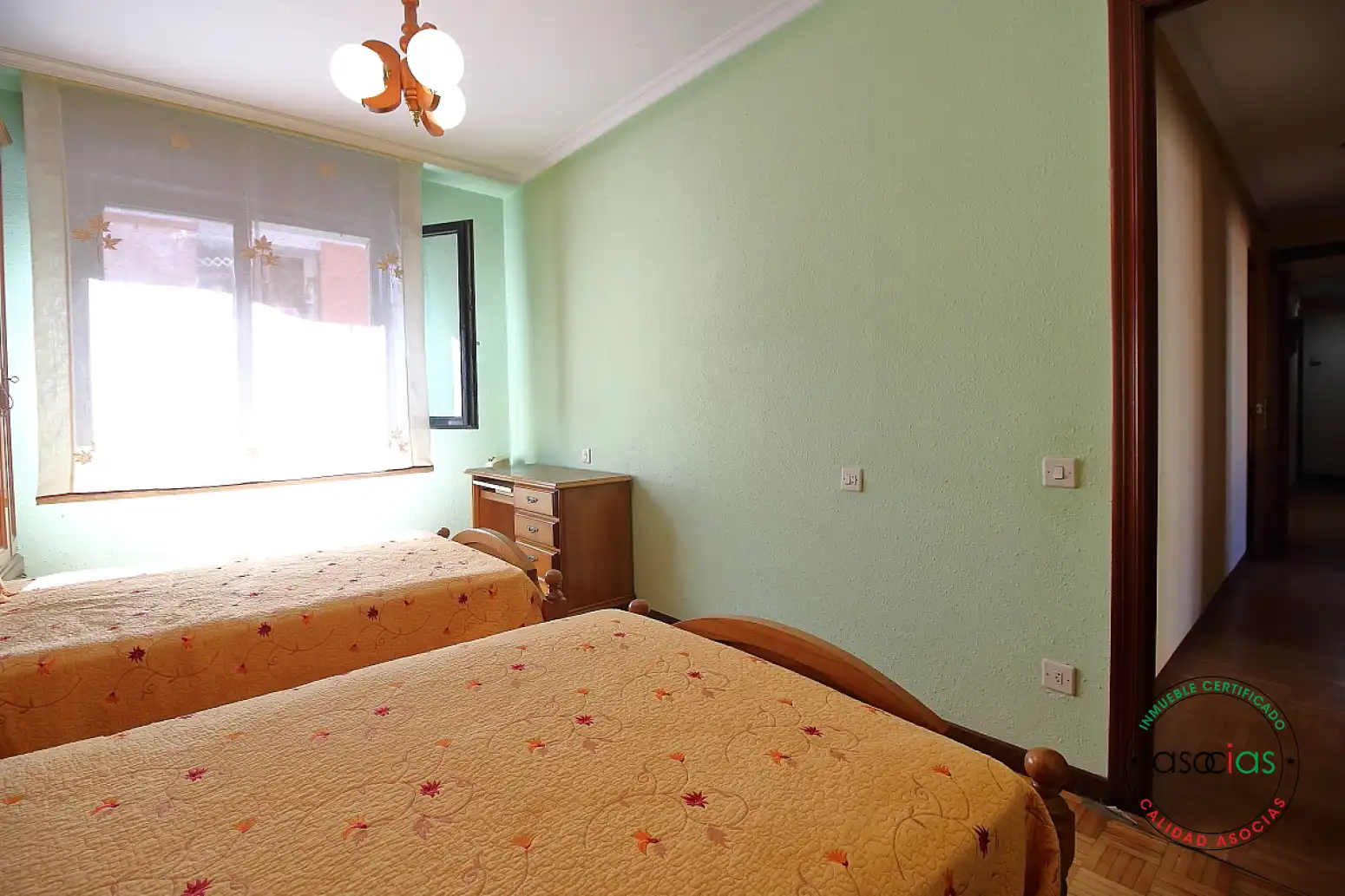 Habitación de Piso en venta en Gijón  con Calefacción, Parquet y Terraza