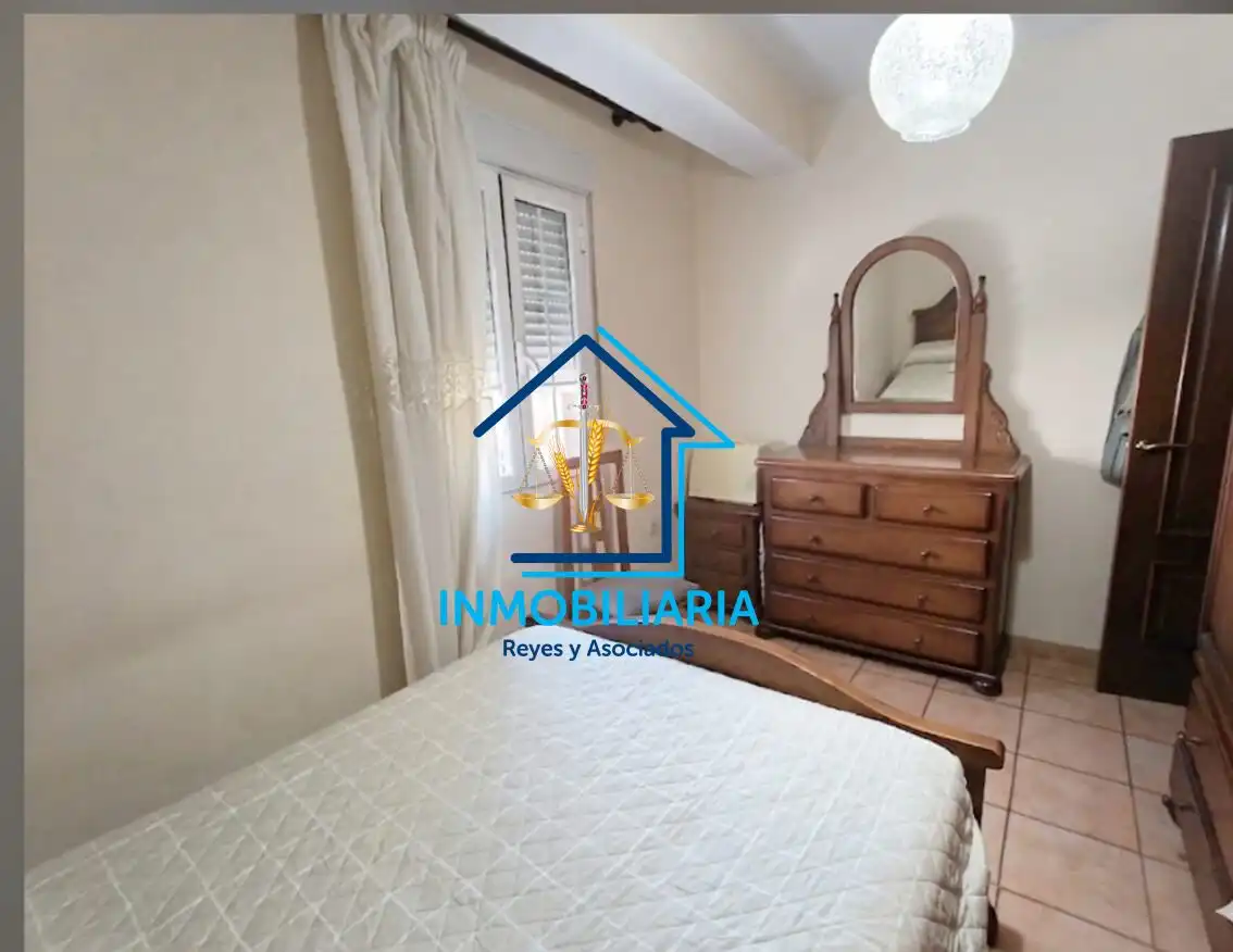 Wohnung zum Verkauf in Córdoba mit Klimaanlage, Terrasse und Möbliert